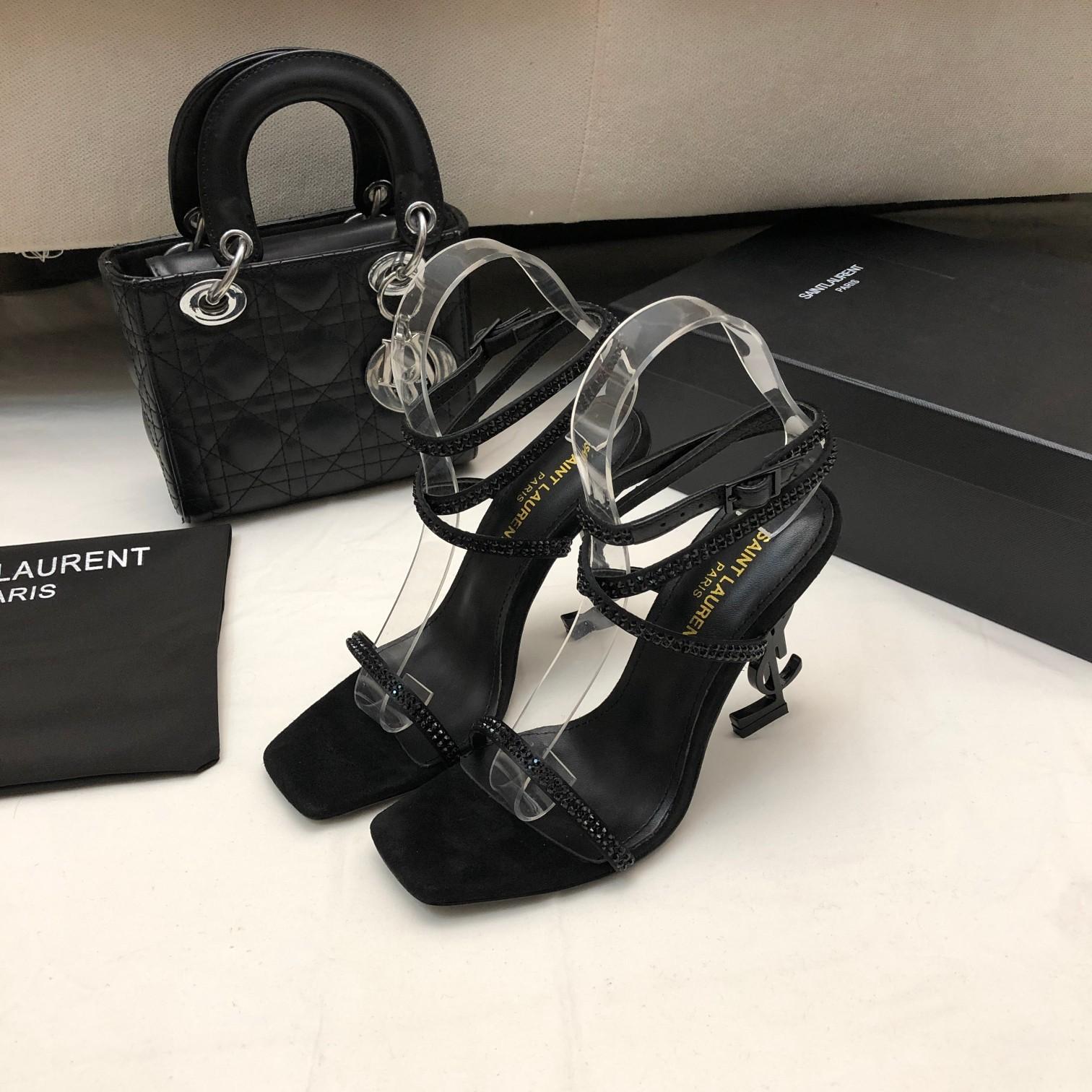 Saint Laurent Opyum Sandalen aus Kreppsatin und Strasssteinen - EUR FASHION