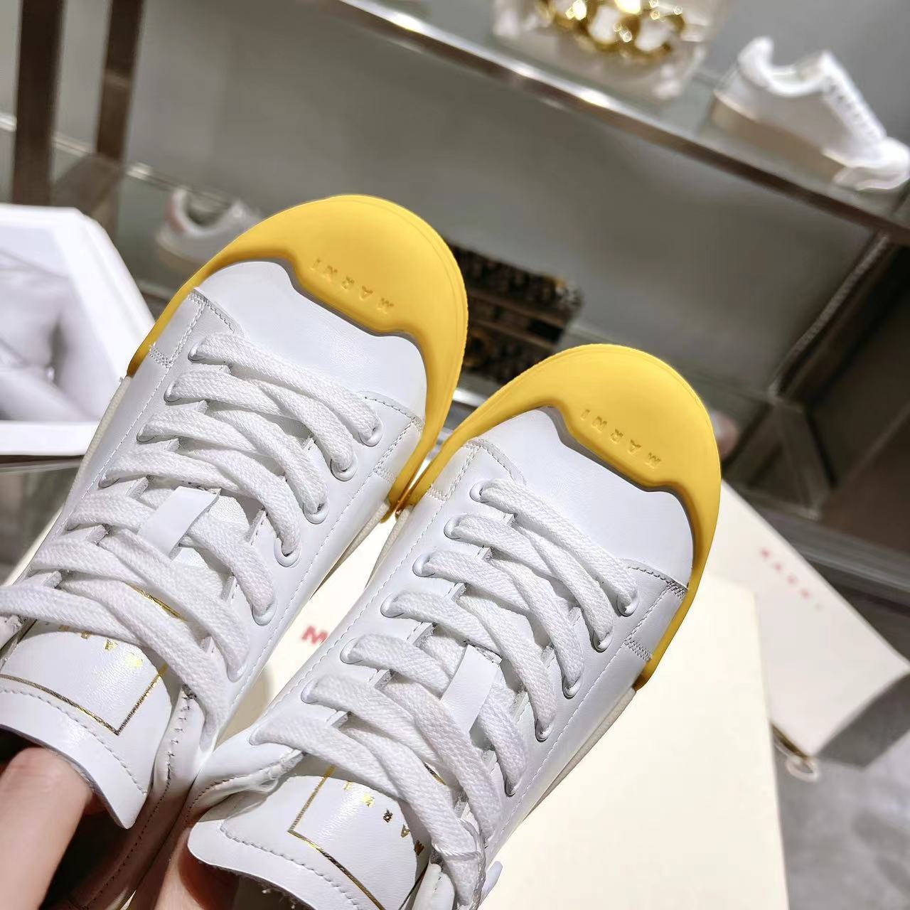 Marni Dada Bumper Sneaker aus weißem und gelbem Leder - EUR FASHION