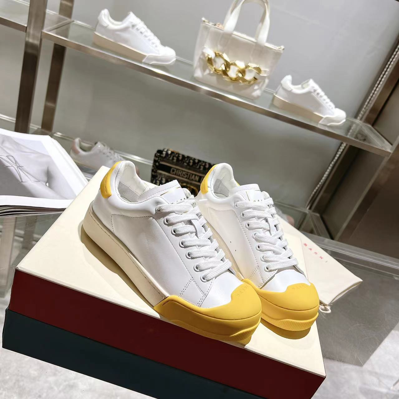 Marni Dada Bumper Sneaker aus weißem und gelbem Leder - EUR FASHION