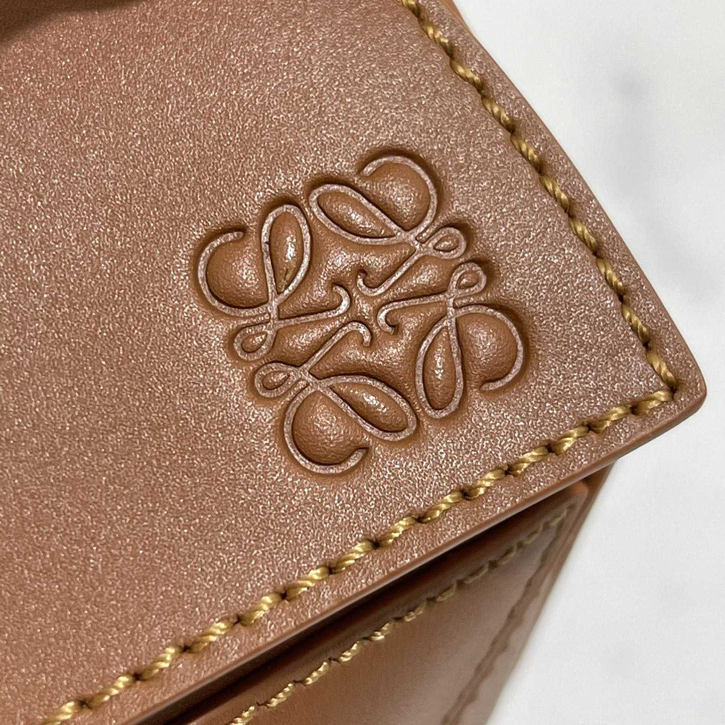 Loewe Calcifer Mini Puzzle-Tasche aus satiniertem Kalbsleder und Kristall - EUR FASHION