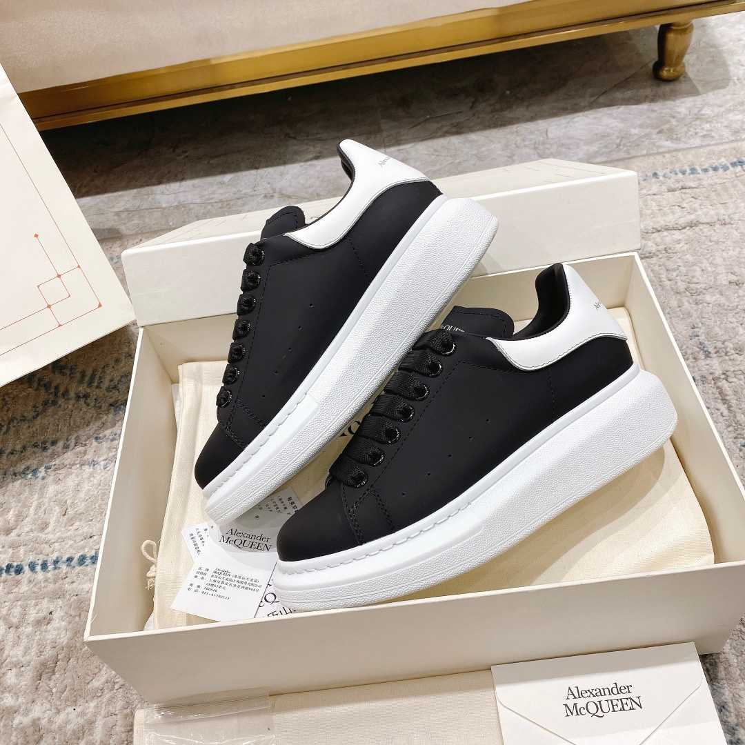 Alexander Mqueen Übergroßer Sneaker in Schwarz - EUR FASHION