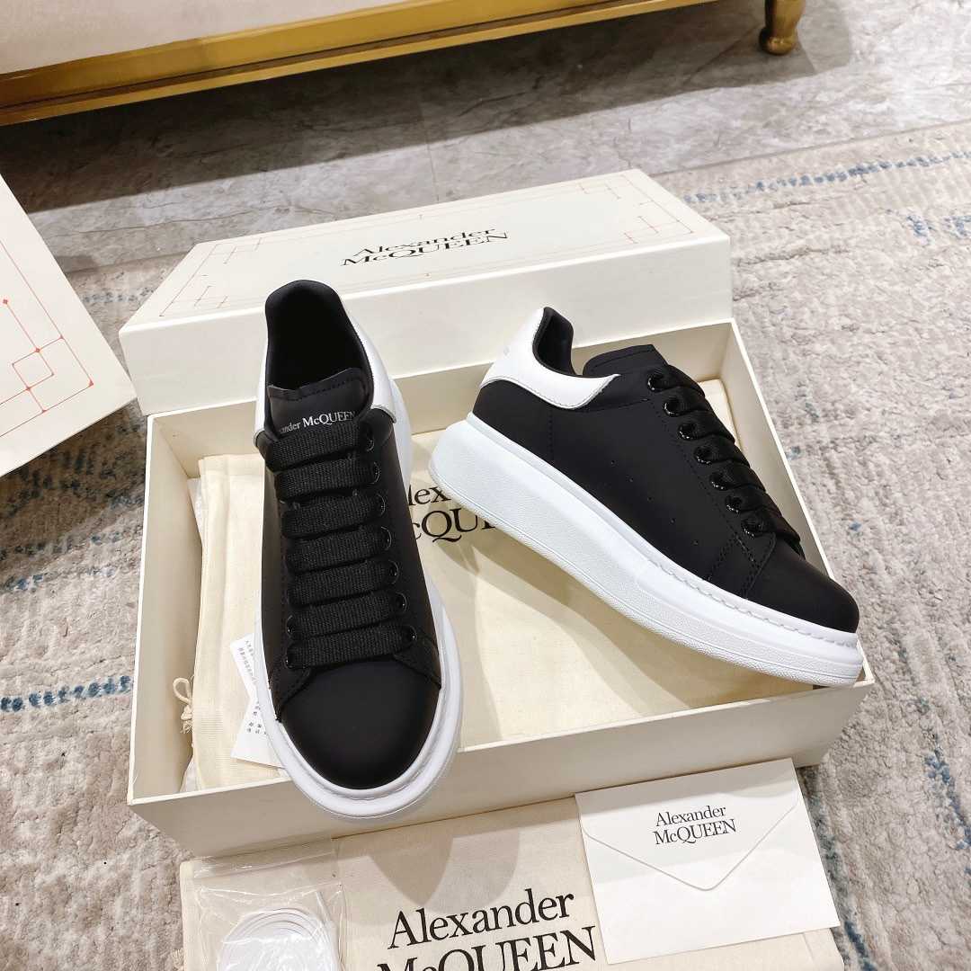 Alexander Mqueen Übergroßer Sneaker in Schwarz - EUR FASHION