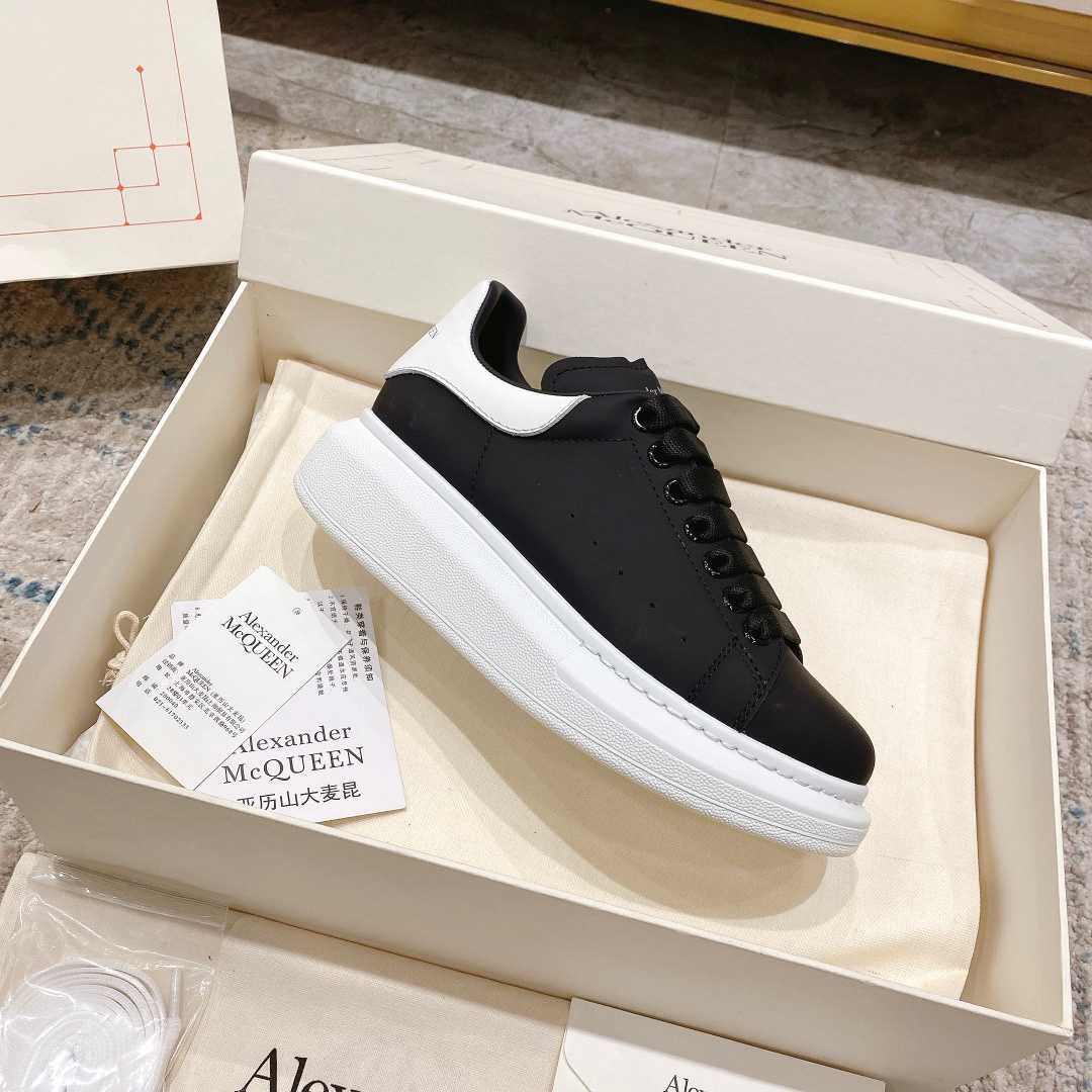 Alexander Mqueen Übergroßer Sneaker in Schwarz - EUR FASHION