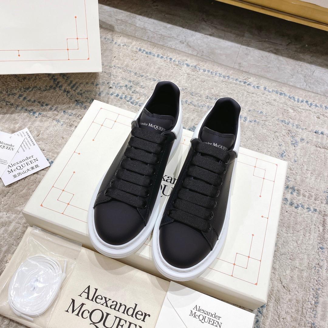 Alexander Mqueen Übergroßer Sneaker in Schwarz - EUR FASHION