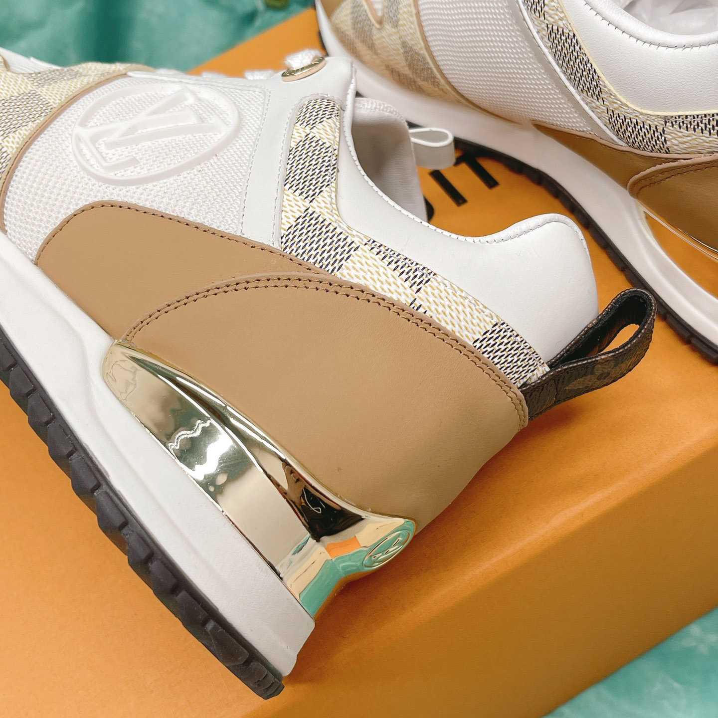 Louis Vuitton Run Away Sneaker 1AAWFD - EUR FASHION
