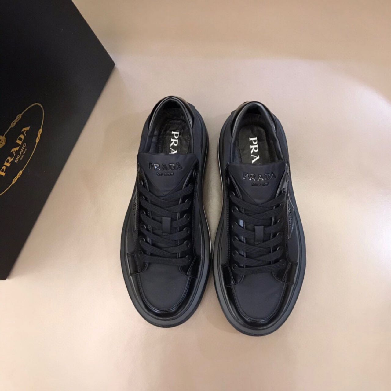 Prada Macro Sneakers aus Re-Nylon und gebürstetem Leder - EUR FASHION