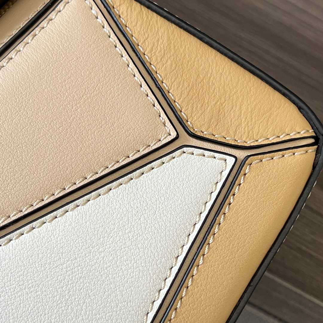 Loewe Mini Puzzle Bag aus klassischem Kalbsleder - EUR FASHION