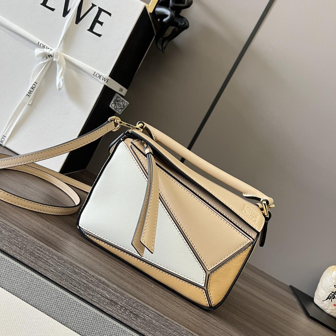 Loewe Mini Puzzle Bag aus klassischem Kalbsleder - EUR FASHION