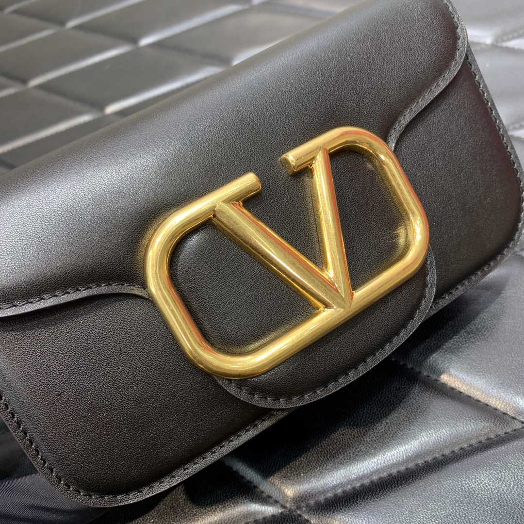 Valenti Locò Kleine Umhängetasche aus Kalbsleder - EUR FASHION