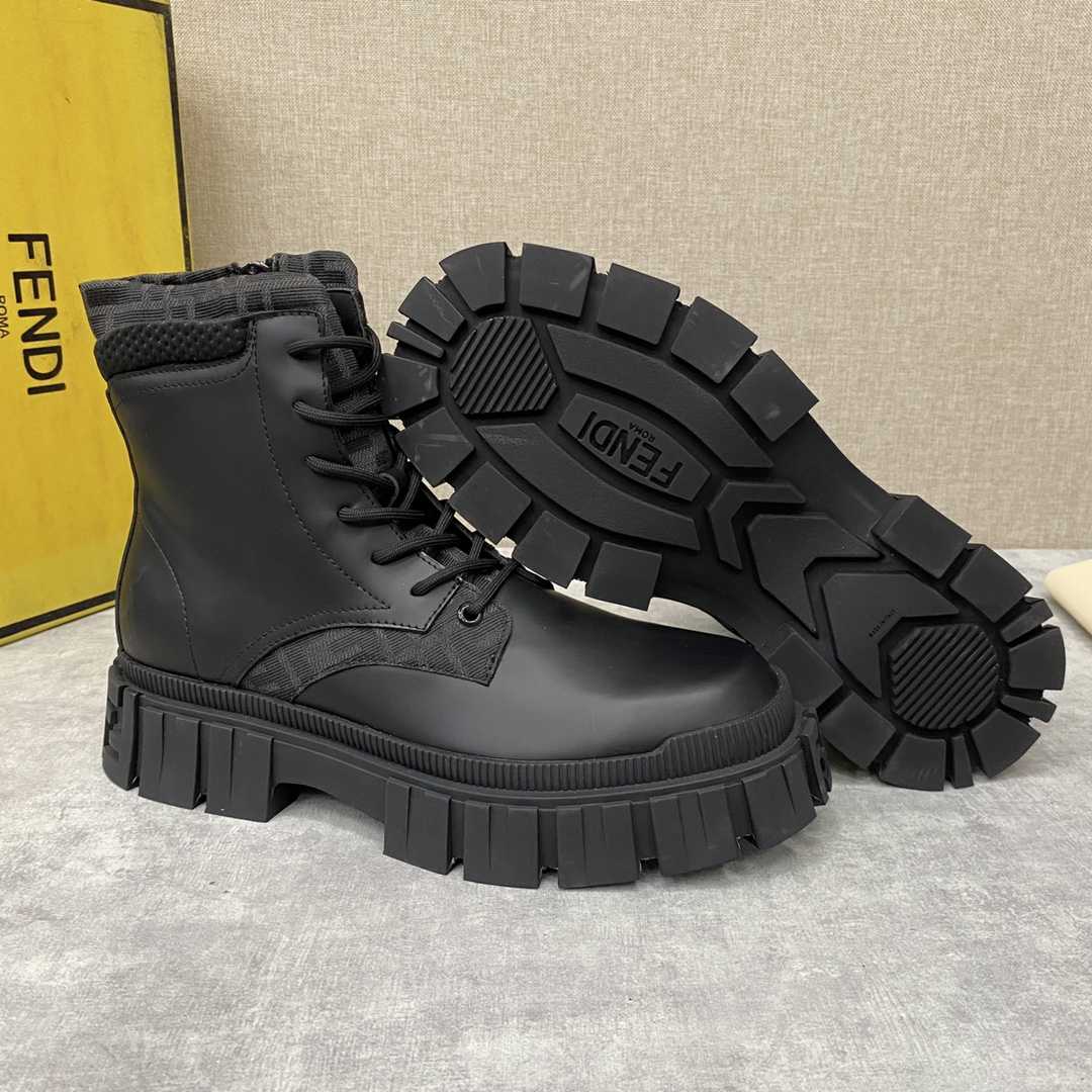 Fendi Force schwarze Lederstiefeletten - EUR FASHION