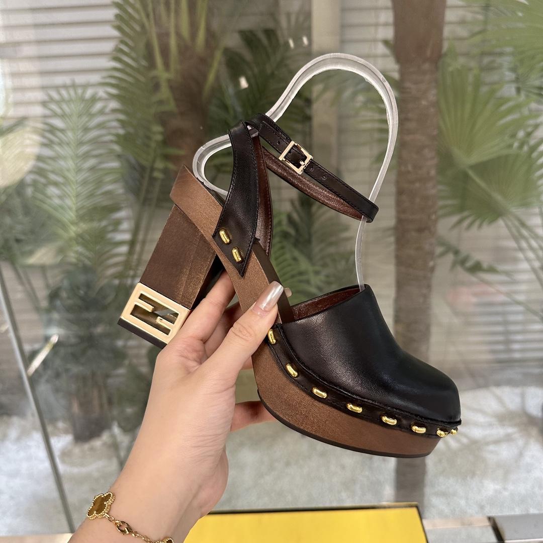 Fendi Baguette Show Clogs aus schwarzem Leder mit hohen Absätzen - EUR FASHION