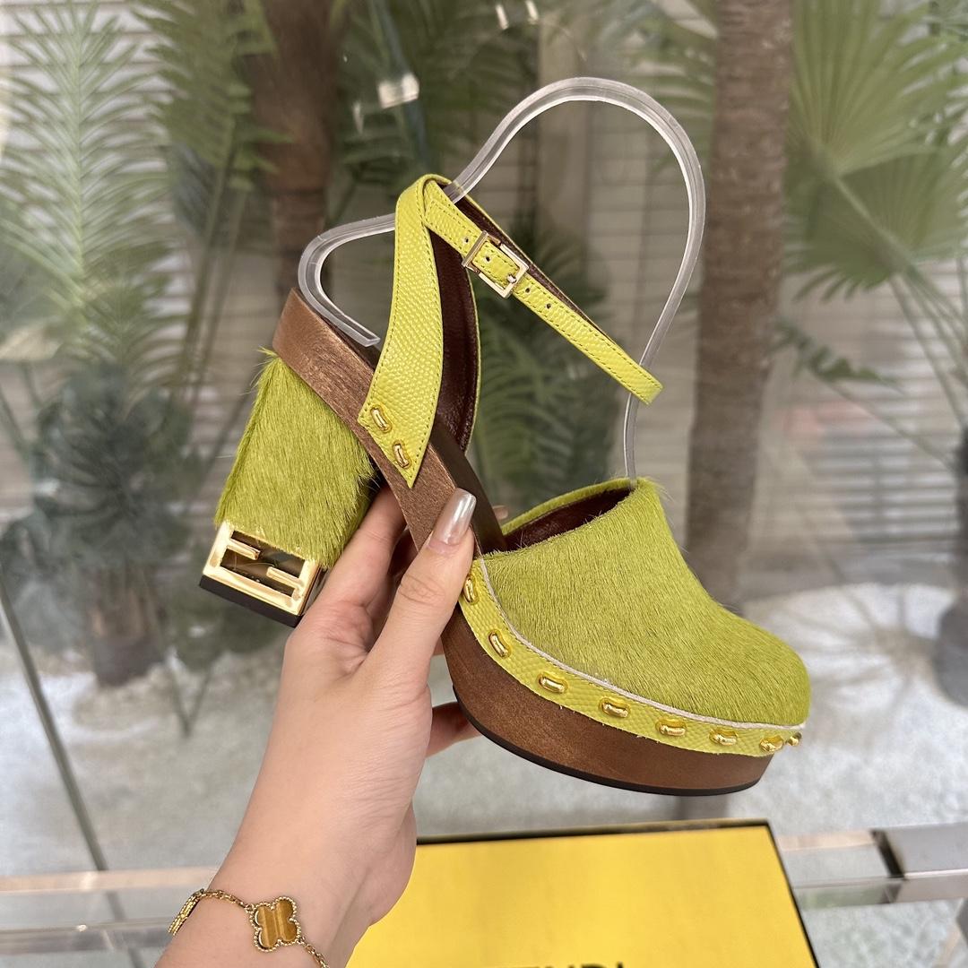 Fendi Baguette Show Grüne Ponyhaar-Clogs mit hohen Absätzen - EUR FASHION