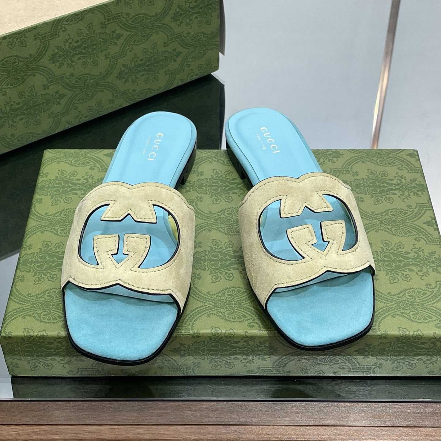 Gucci Damen-Slide-Sandale mit ineinandergreifendem G-Ausschnitt - EUR FASHION
