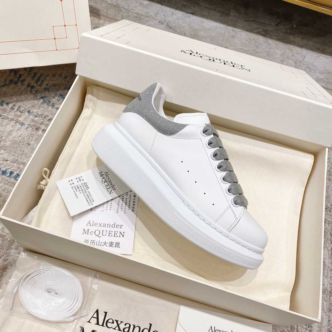 Alexander Mqueen – Übergroßer Sneaker in Weiß - EUR FASHION