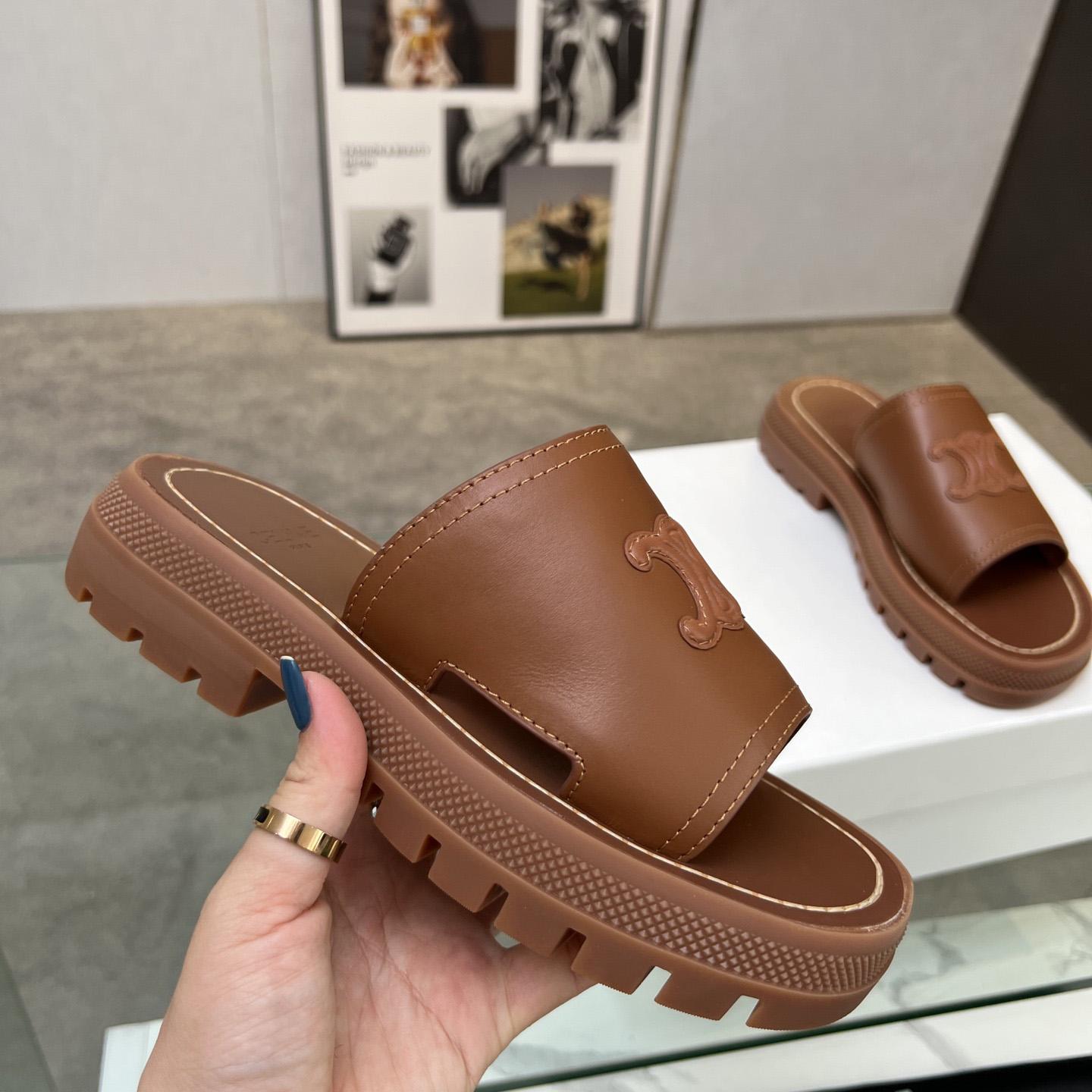 Celine Clea Triomphe Slide aus pflanzlich gegerbtem Kalbsleder - EUR FASHION