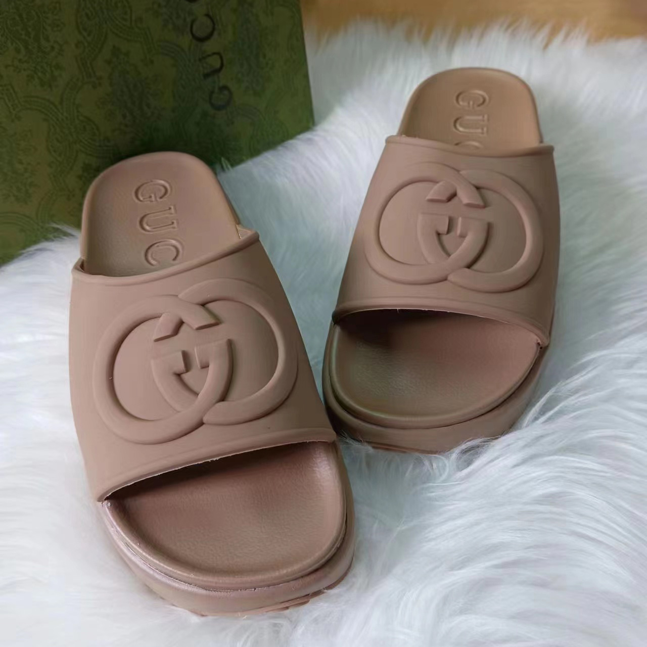 Gucci-Slide-Sandale mit ineinandergreifendem G - EUR FASHION