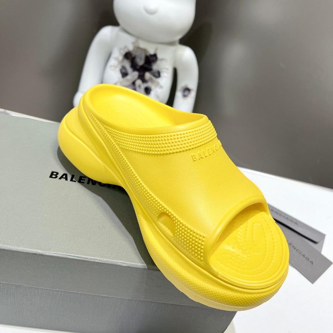 Balenciaga Damen Pool Crocs™ Slide Sandale in Gelb - EUR FASHION