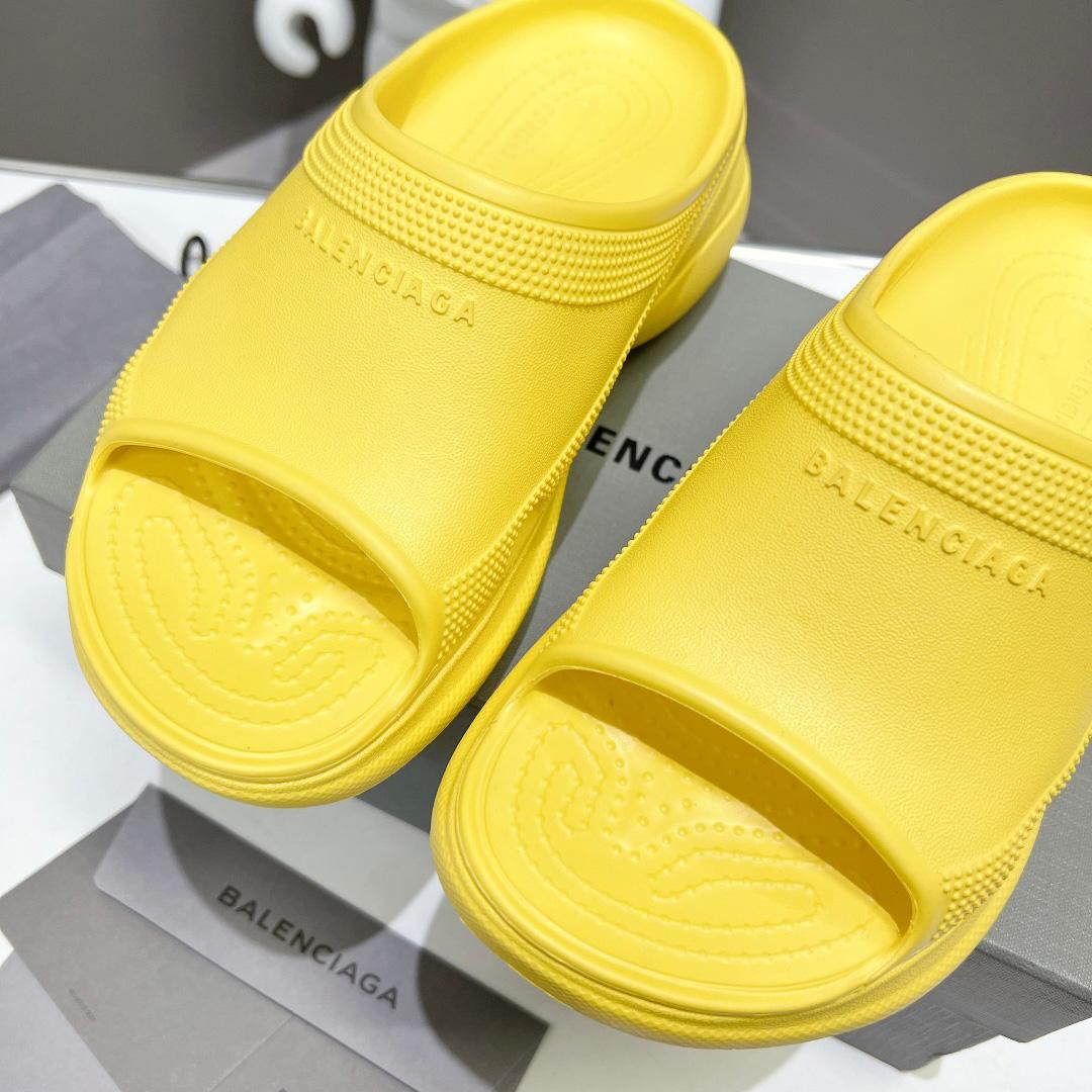 Balenciaga Damen Pool Crocs™ Slide Sandale in Gelb - EUR FASHION