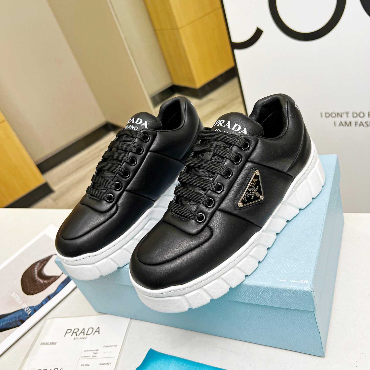 Prada gepolsterte Sneakers aus Nappaleder - EUR FASHION