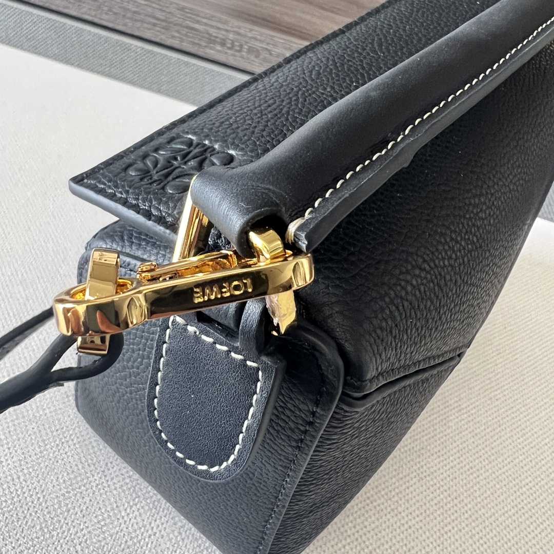 Loewe Mini Puzzle Bag aus klassischem Kalbsleder - EUR FASHION
