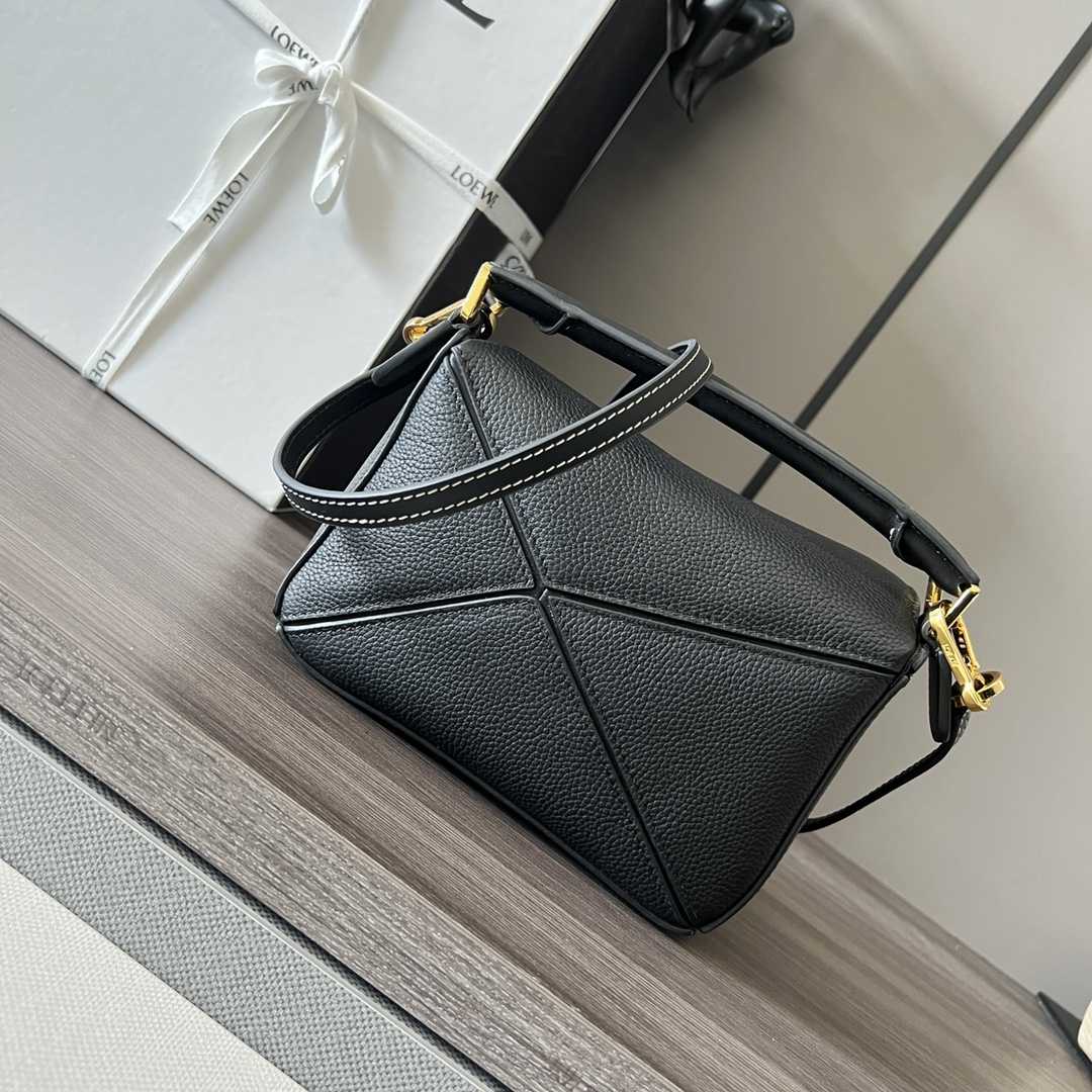 Loewe Mini Puzzle Bag aus klassischem Kalbsleder - EUR FASHION