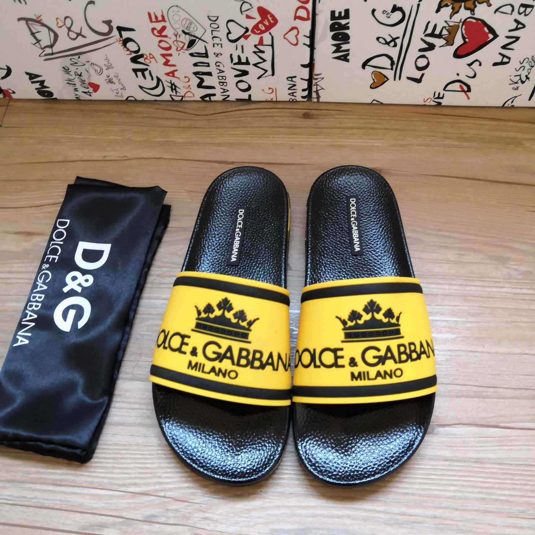 Pantoletten mit Logo von Dolce & Gabbana - EUR FASHION