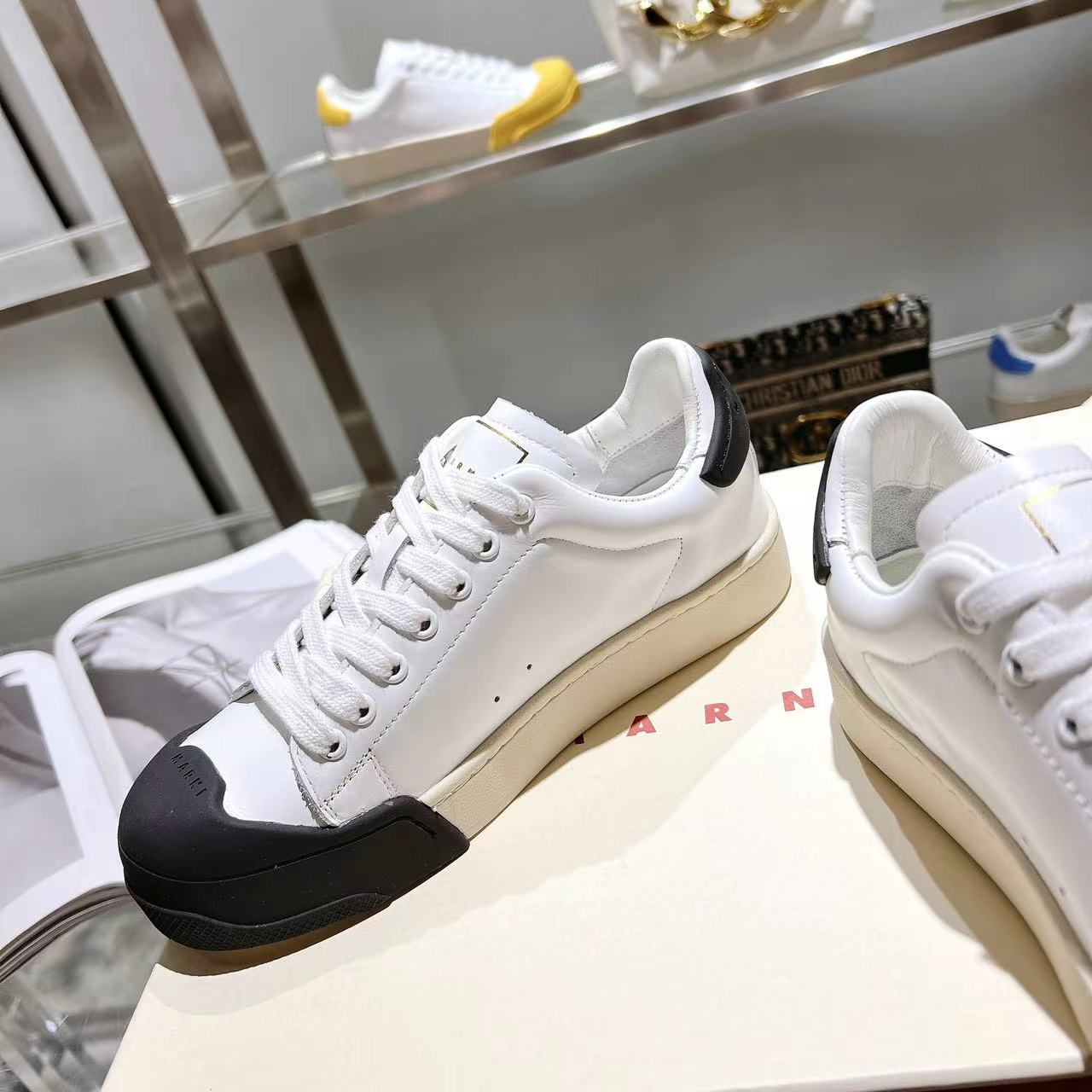 Marni Dada Bumper Sneaker aus weißem und schwarzem Leder - EUR FASHION