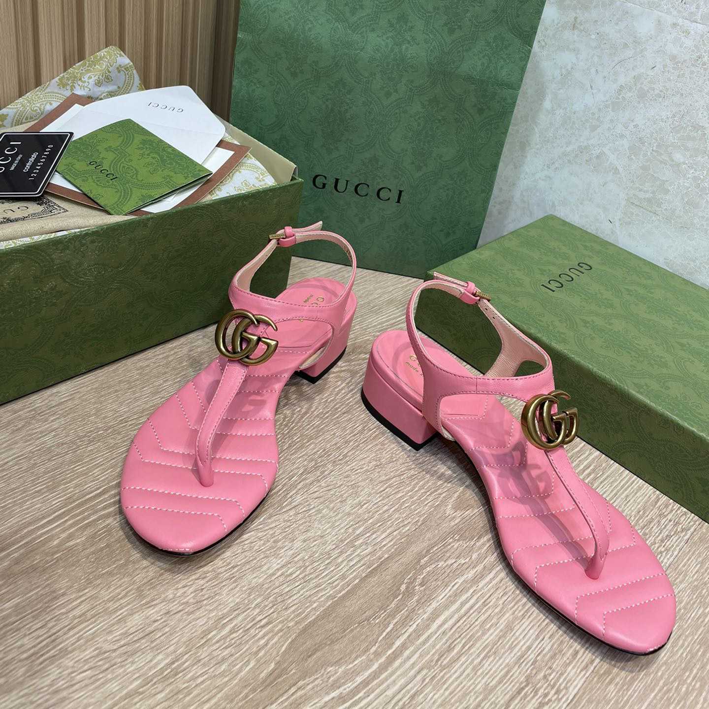 Gucci Damen-Sandale mit Doppel-G - EUR FASHION