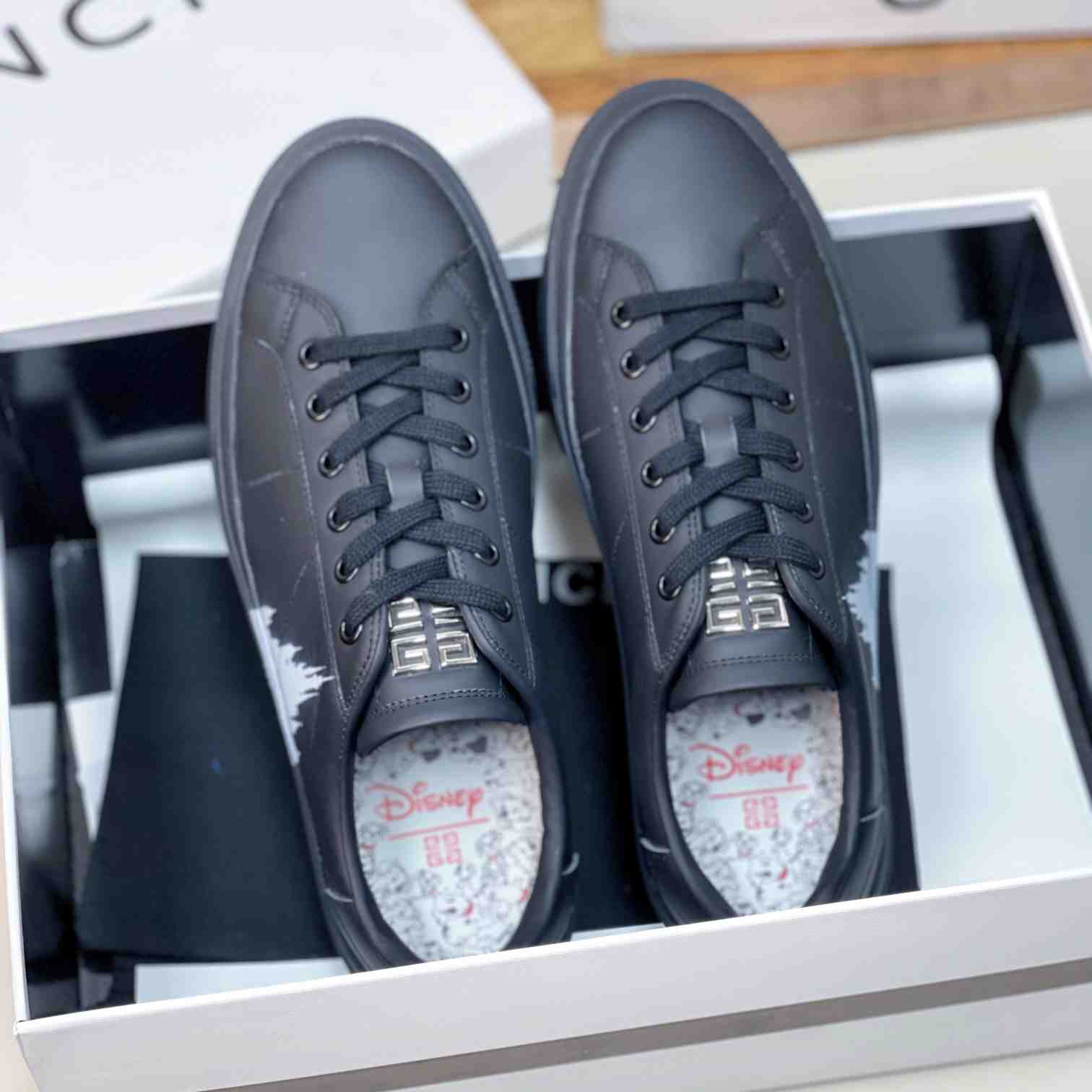 Givenchy City Sport Castle Sneakers aus Leder - EUR FASHION