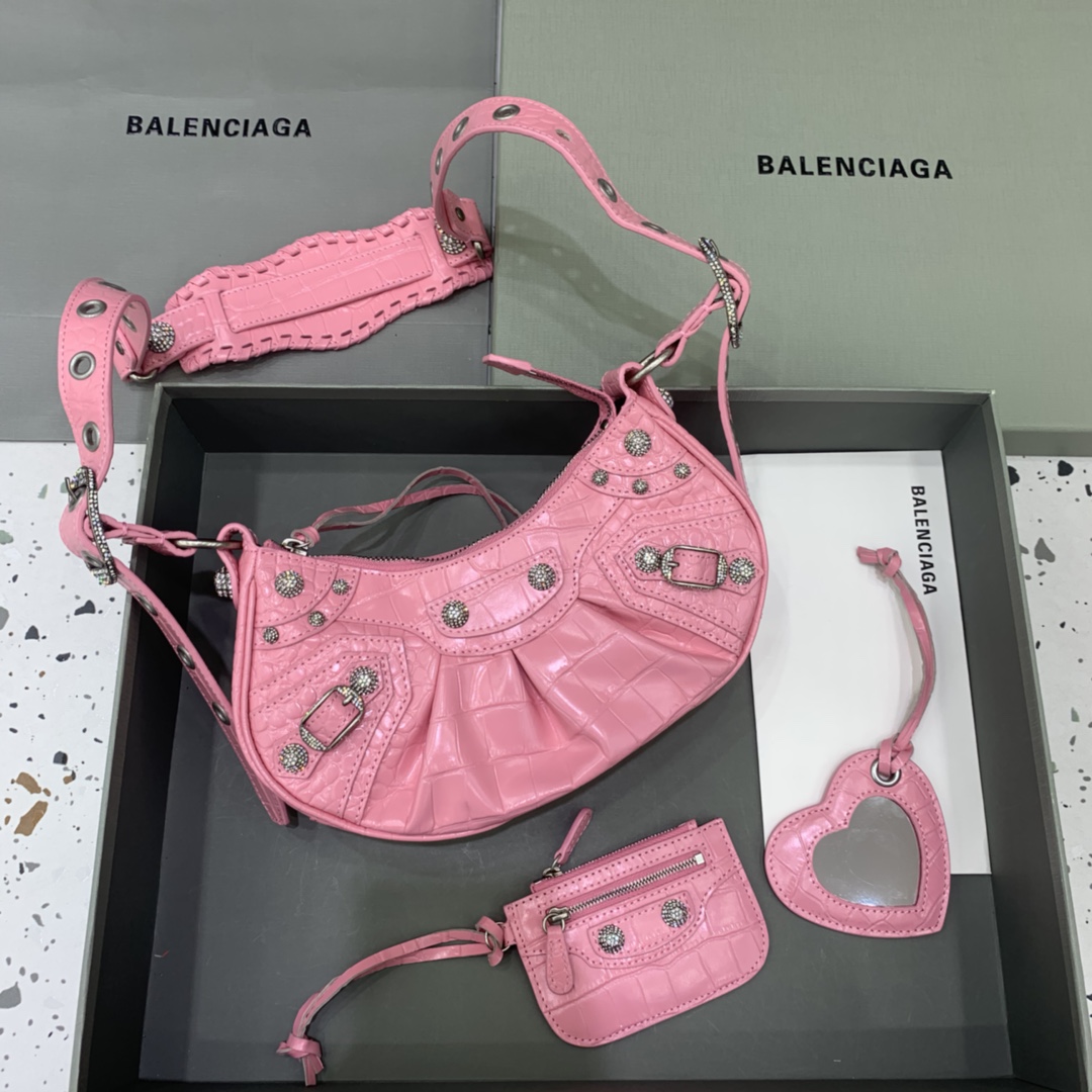 Balenciaga Le Cagole Kleine Umhängetasche mit Krokodilprägung in Rosa - EUR FASHION