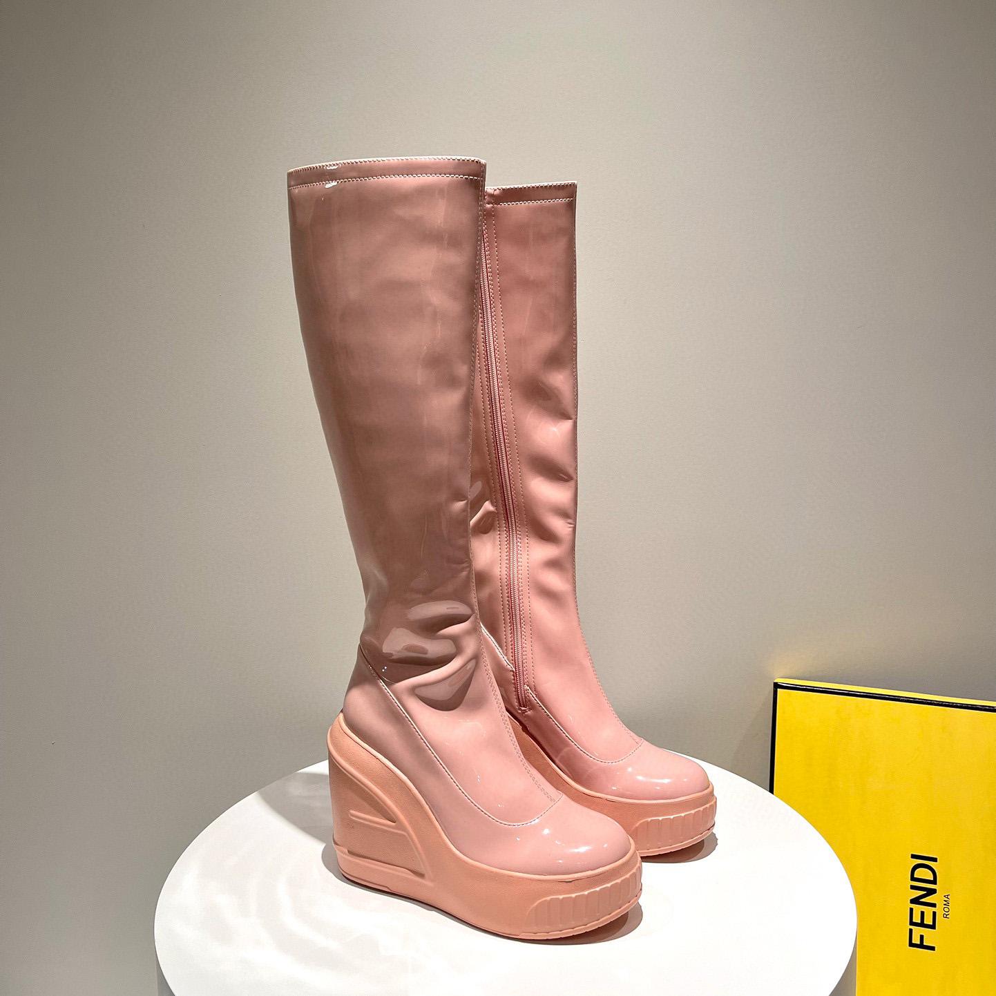 Fendi Fashion Show Rosa Lacklederstiefel - EUR FASHION