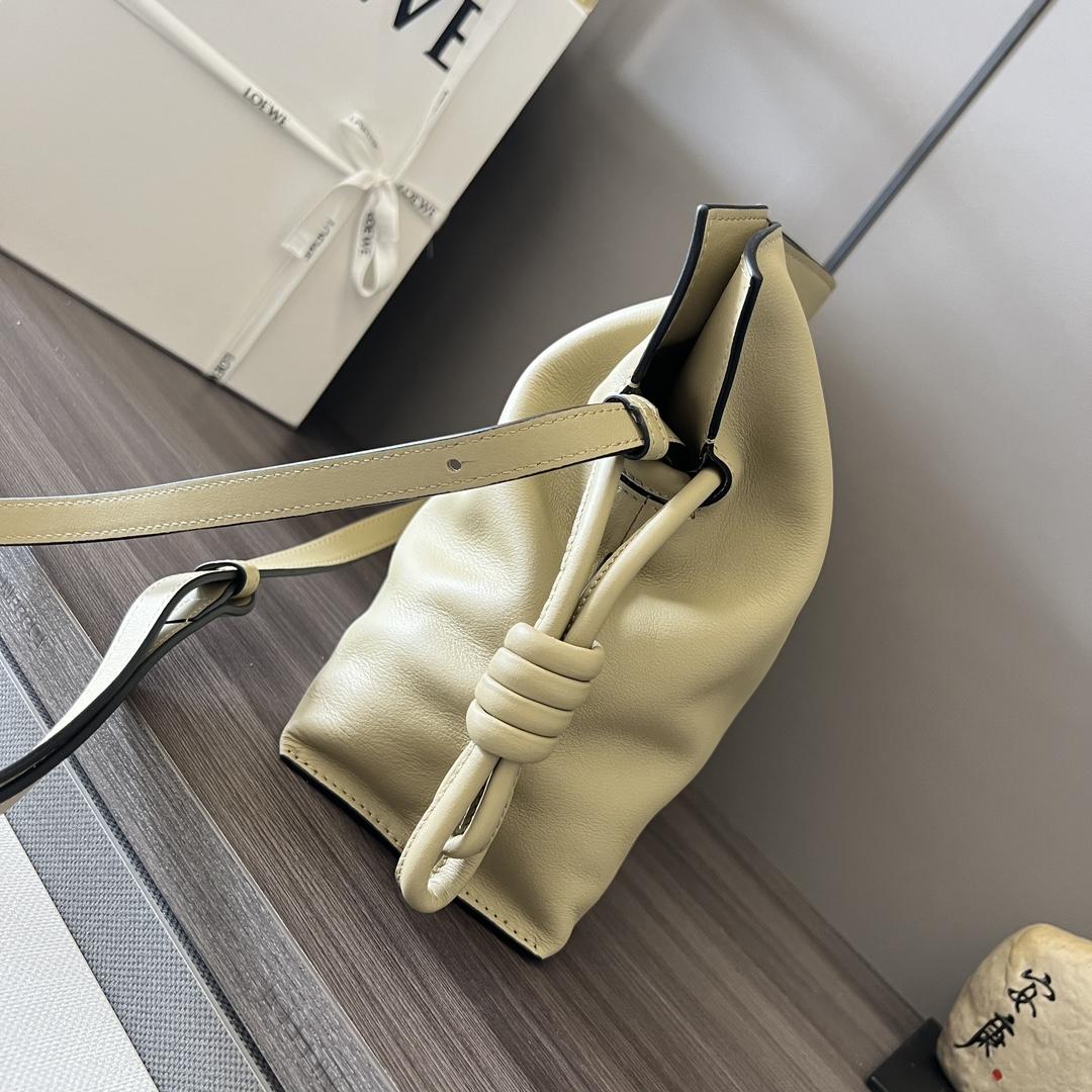 Loewe Flamenco Clutch aus Nappa-Kalbsleder - EUR FASHION