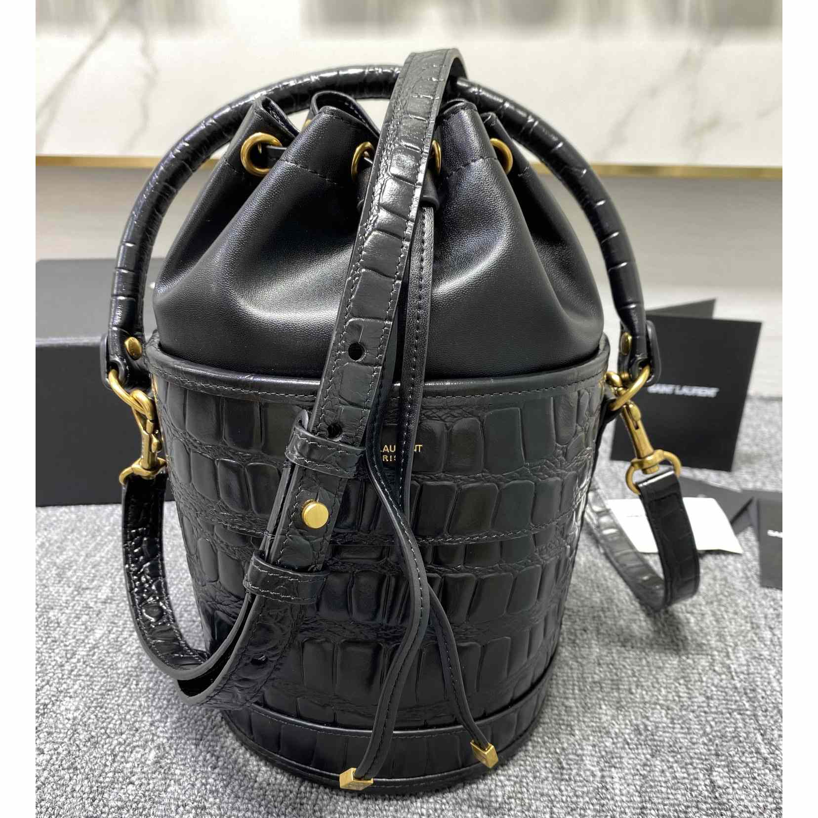 Saint Laurent Beuteltasche mit Krokodileffekt und Prägung (16 x 26 x 16 cm) - EUR FASHION