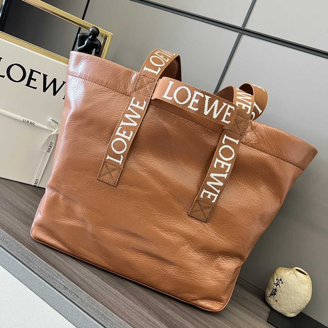 Loewe Fold Shopper aus Papierkalbsleder - EUR FASHION