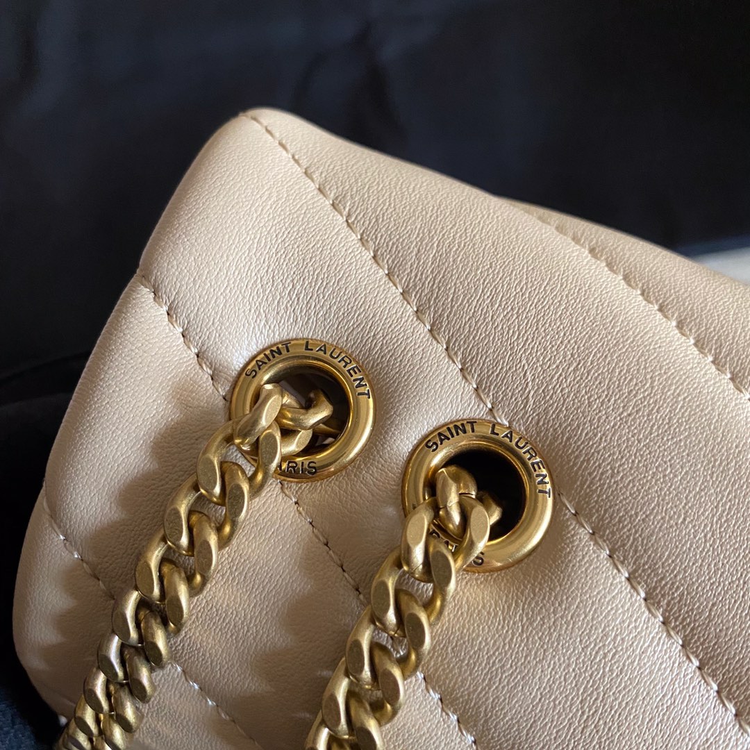 Saint Laurent Loulou Kleine Kettentasche aus gestepptem „Y“-Leder (25 cm) - EUR FASHION