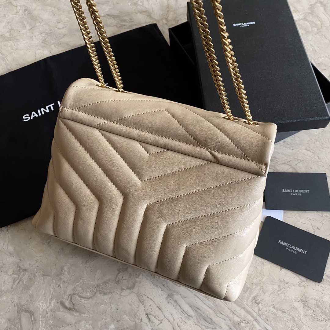 Saint Laurent Loulou Kleine Kettentasche aus gestepptem „Y“-Leder (25 cm) - EUR FASHION