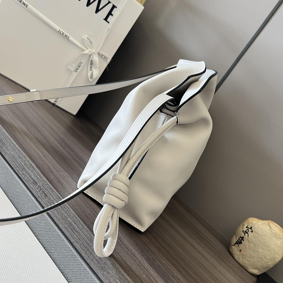 Loewe Flamenco Clutch aus Nappa-Kalbsleder - EUR FASHION