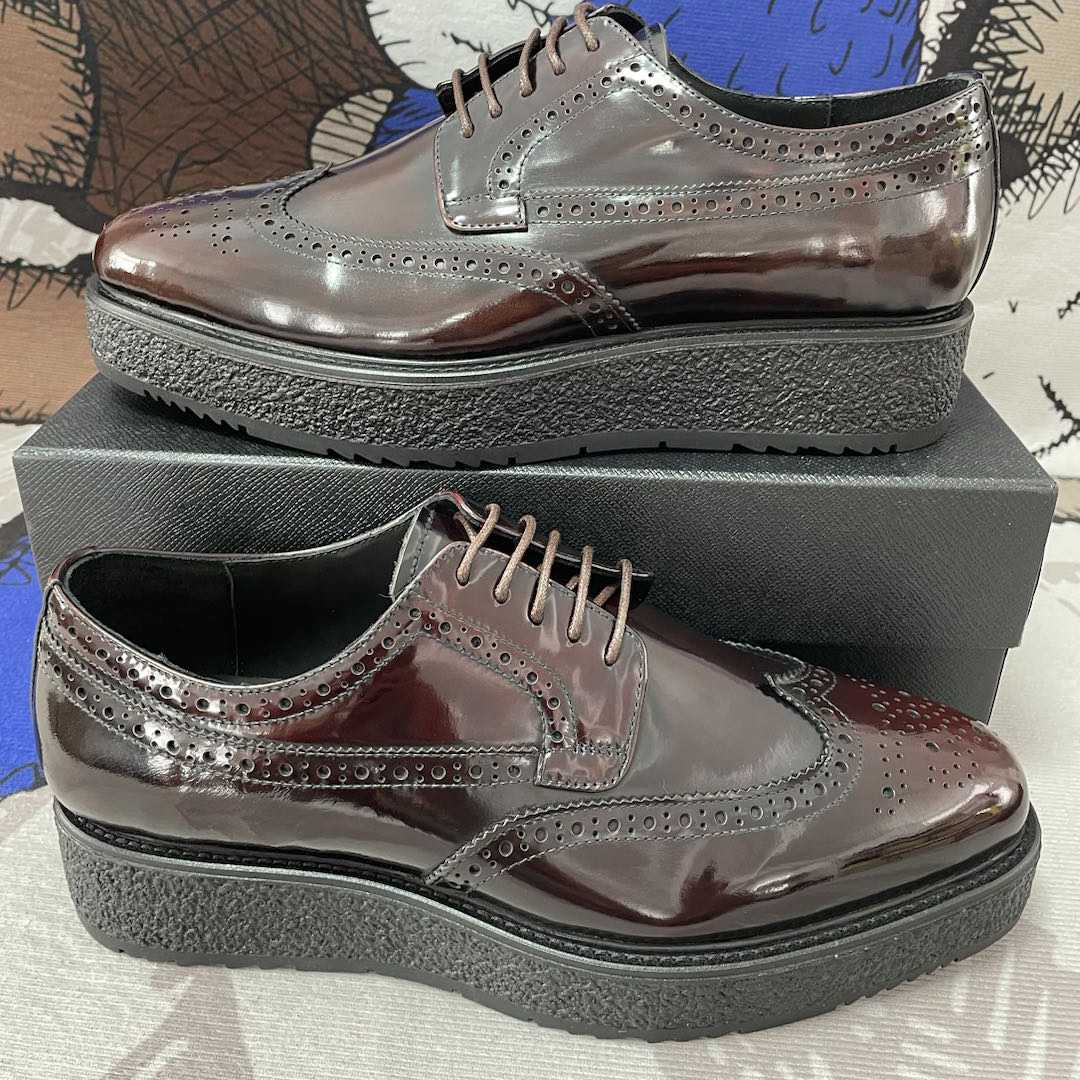 Prada zweifarbiger Brogue-Leder-Schnür-Derby (in britischer Größe) - EUR FASHION