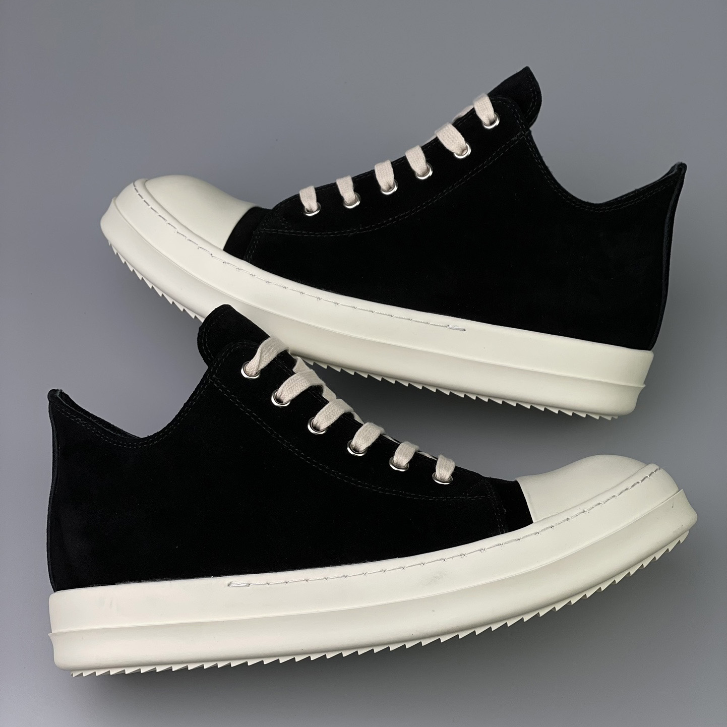 Niedrige Ledersneaker von Rick Owens - EUR FASHION