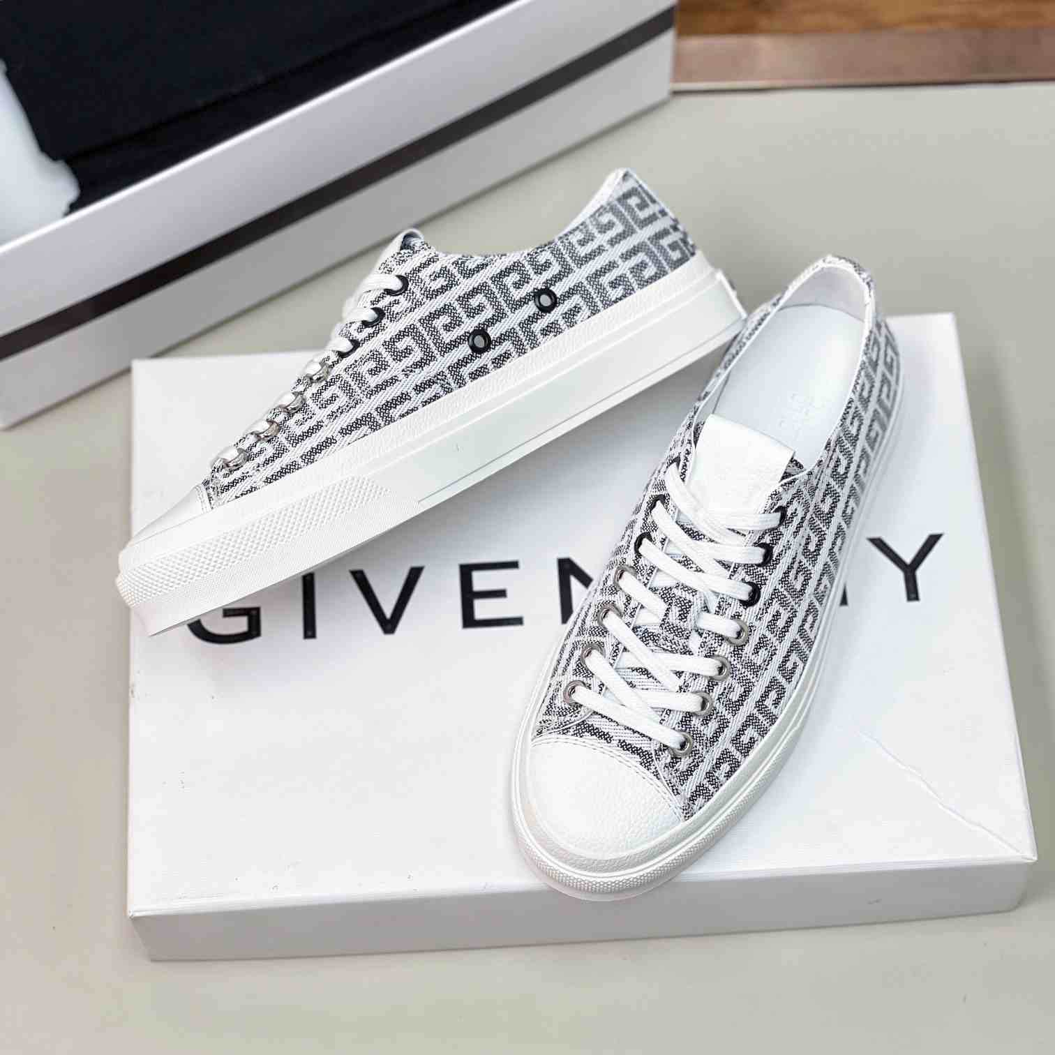 Givenchy Sneakers City aus 4G-Jacquard - EUR FASHION