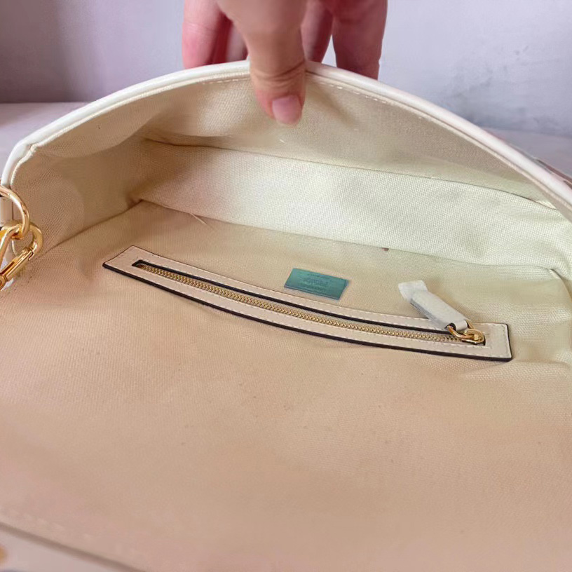 Fendi Baguette Mehrfarbige Canvas-Tasche mit FF-Stickerei - EUR FASHION