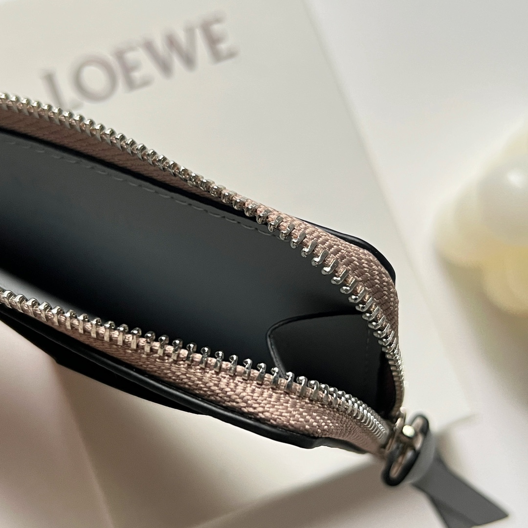 Loewe Münzkartenetui aus weichem, genarbtem Kalbsleder - EUR FASHION