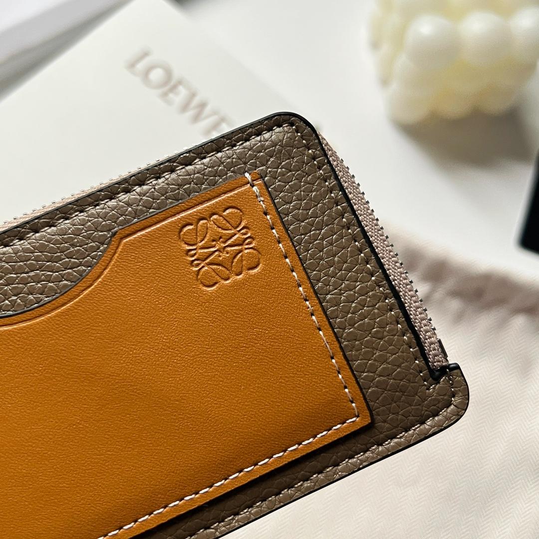 Loewe Münzkartenetui aus weichem, genarbtem Kalbsleder - EUR FASHION