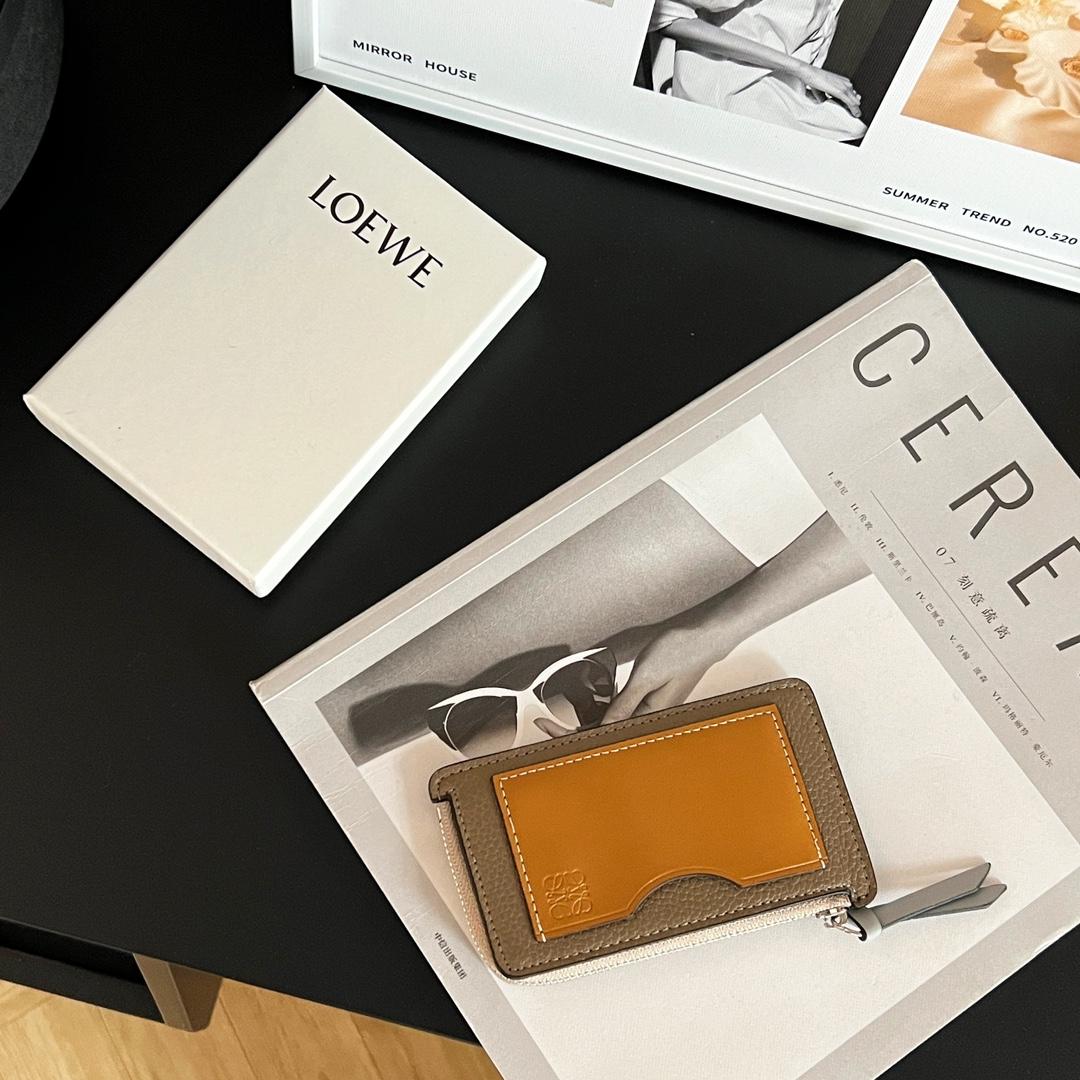 Loewe Münzkartenetui aus weichem, genarbtem Kalbsleder - EUR FASHION