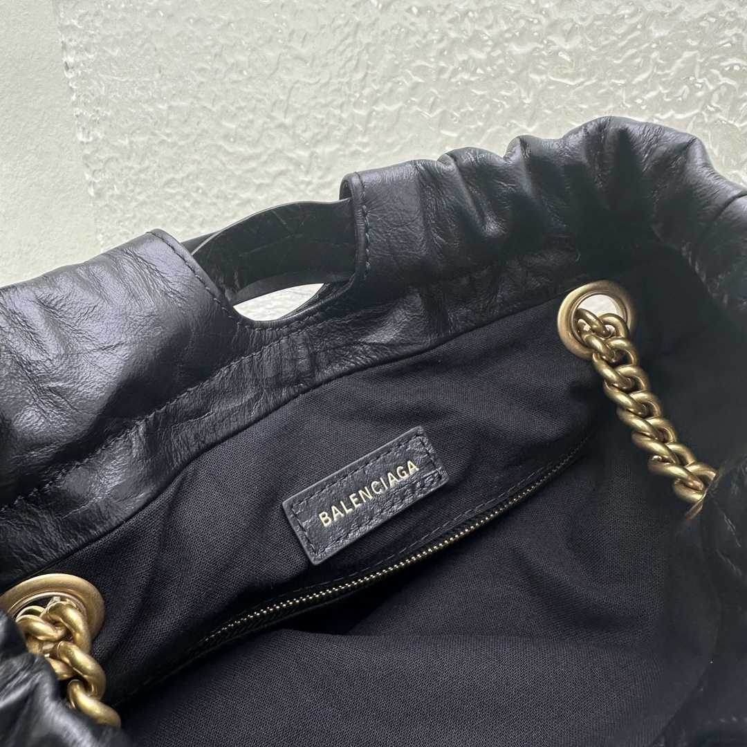 Balenciaga Crush Small Tote Bag für Damen in Schwarz - EUR FASHION