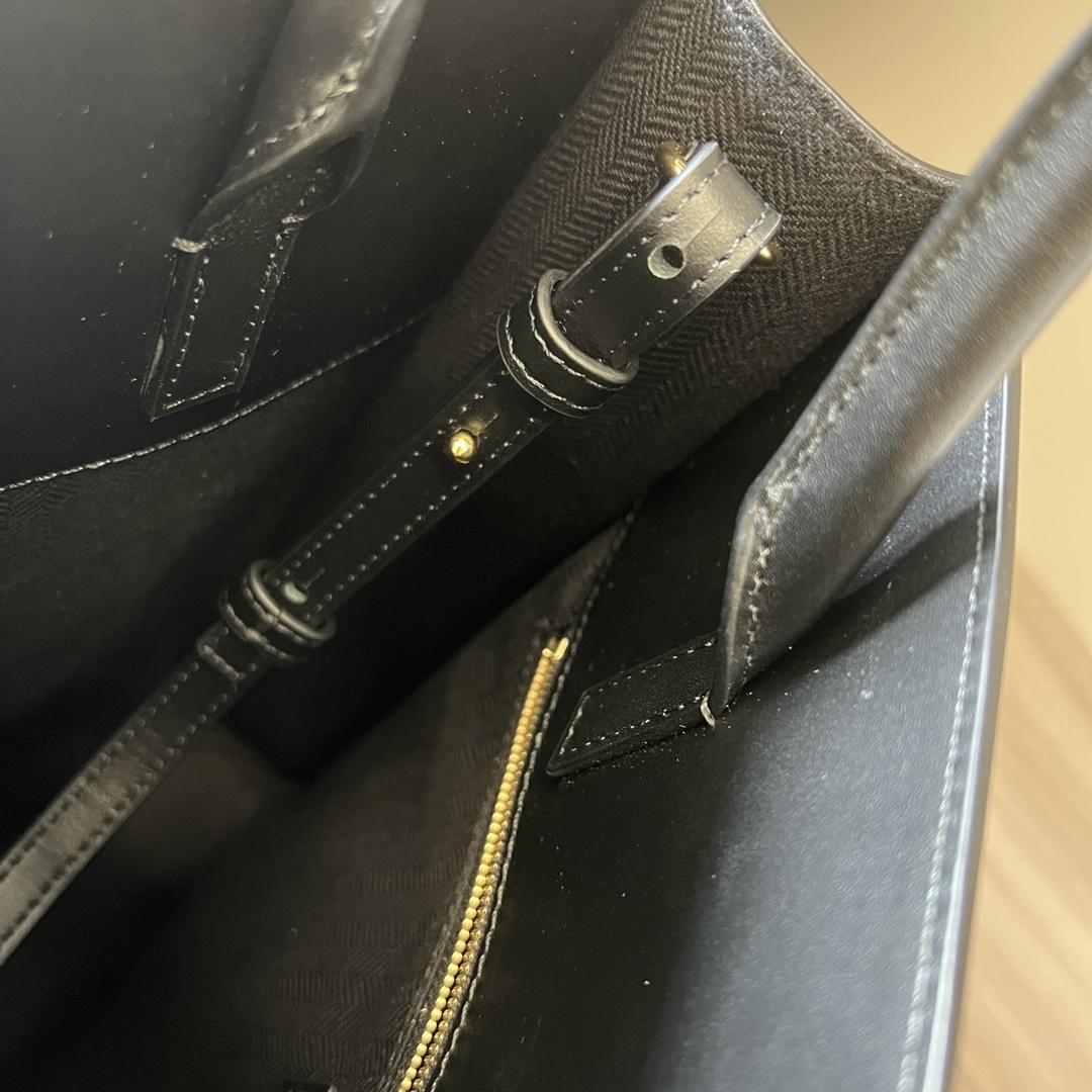 Loewe Standard A4 Tragetasche aus glattem Kalbsleder - EUR FASHION