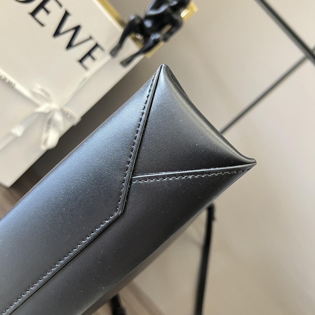 Loewe Standard A4 Tragetasche aus glattem Kalbsleder - EUR FASHION