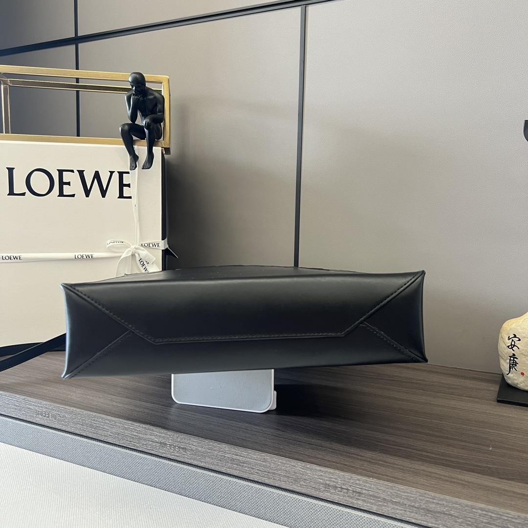 Loewe Standard A4 Tragetasche aus glattem Kalbsleder - EUR FASHION