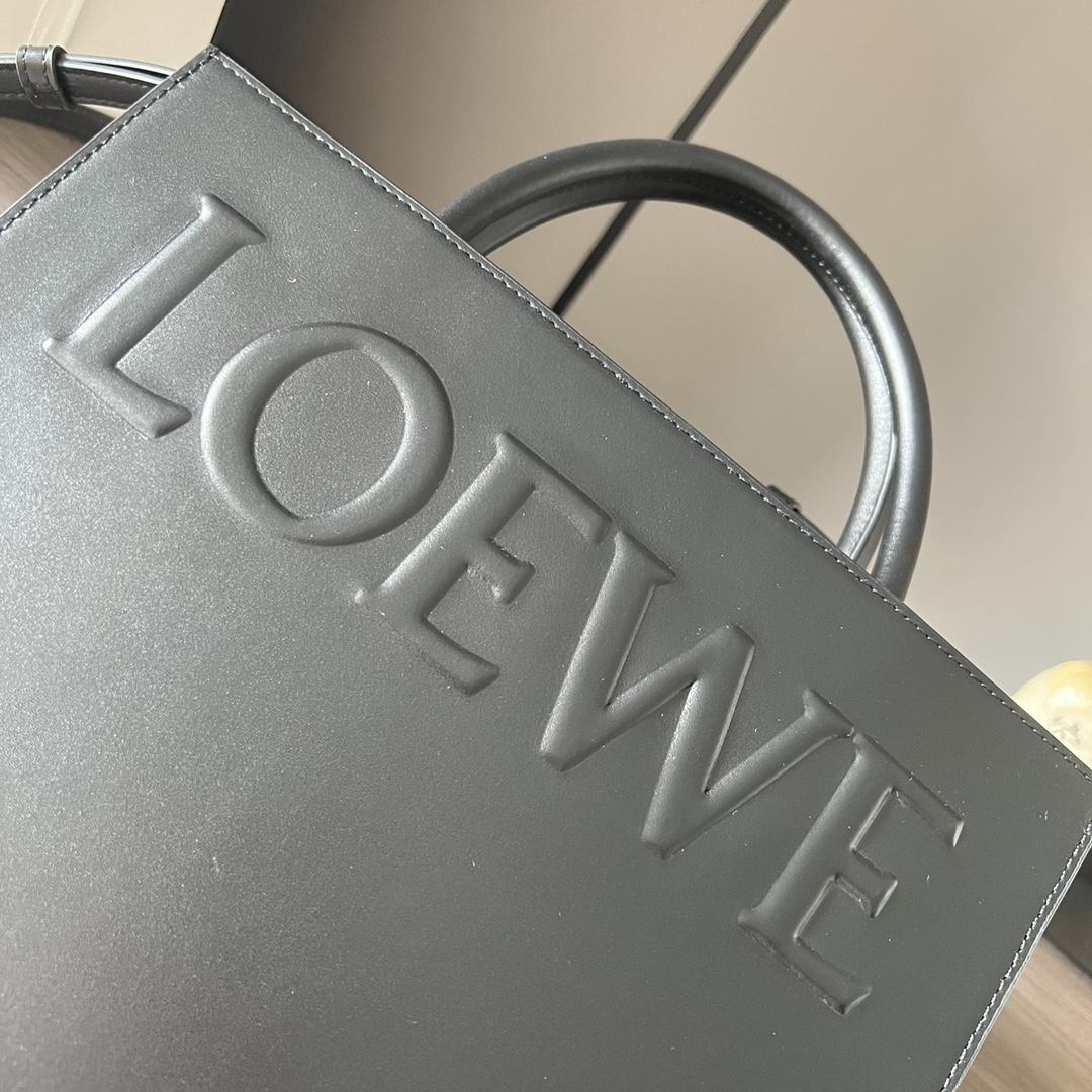 Loewe Standard A4 Tragetasche aus glattem Kalbsleder - EUR FASHION