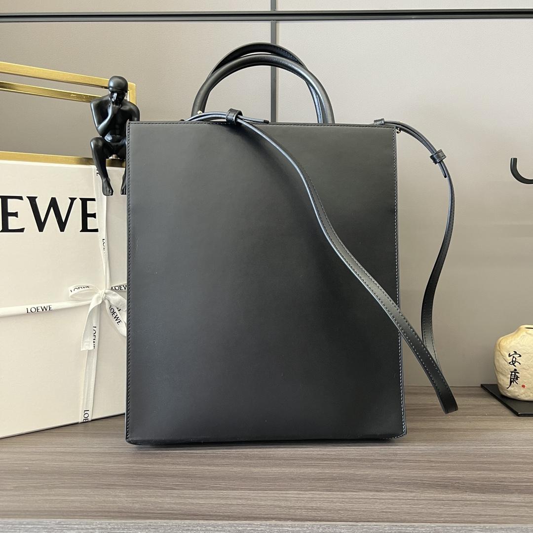 Loewe Standard A4 Tragetasche aus glattem Kalbsleder - EUR FASHION